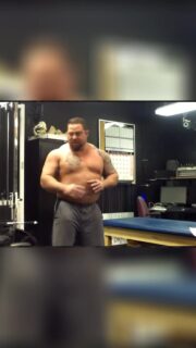 Lifting shoes with a lifted heal may help some, but may be detrimental to others!

Most lifters want bands, chains, and advanced variations… but can’t stand on ONE leg for 15 seconds without tipping over.

Rooting your feet into the floor is the foundation of every strong lift.
If you can’t balance, you can’t stabilize. And if you can’t stabilize, you can’t get strong.

This is low-hanging fruit:
👉 Stand on one leg
👉 Grip the floor like a monkey
👉 Build stiffness from the toes to the core

Your squat and deadlift will feel instantly cleaner.

To watch the full video, click the link below, the link on my Instagram story, or the link in my bio!

https://www.powerrackstrength.com/foot-athleticism-the-forgotten-foundation-of-strength/

#PowerRackStrength #BrianCarroll #McGillMethod #FootStrength #SquatTips #DeadliftTips #StrengthTraining #Powerlifting #LiftingTechnique #RootingIntoTheFloor #OneLegBalance #StuartMcGill #SquatForm #DeadliftForm #StrengthCoach #CoreStability #HipMobility #BalanceTraining #StrongFeet #LiftSmart