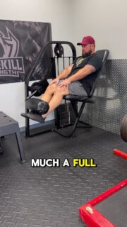 TRAINING LOG: 1/10/2026

Training is going well and right now it is more about consistency than anything flashy. I have added the belt squat back in, kept my daily walking high, and stayed locked in on core work and movement quality. The goal is not chasing numbers. The goal is staying strong, staying in shape, and staying healthy long term.
Every session still starts with the McGill Big 3, shoulder work, and hip and glute activation. That foundation is what allows everything else to work. Full body training anchors the week, lighter fluff and buff days keep blood moving, and recovery is treated like part of the program, not an afterthought.

This is what longevity-focused training actually looks like. Nothing extreme. Just disciplined, repeatable work that adds up over time.

To read the full training log, click the link below or the link on my story!

https://www.powerrackstrength.com/training-log-1-10-2026/

#TrainingLog #LongevityTraining #PowerliftingLife #CoreStability #StayStrong