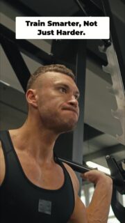 Most people aren’t failing in the gym because they’re lazy. They’re failing because their training is chaos.

Too many goals. Too many gimmicks. Too many influencers telling them to do everything at once.

You cannot maximize strength, conditioning, fat loss, muscle gain, and rehab all at the same time. Real progress comes from focus, structure, and understanding the least effective dose.

The people who win long term usually are not doing more. They are doing less, better, for longer.

This video breaks down why most people stay stuck, overtrain, burn out, and never build real long-term performance.

To watch the full video, click the link below, the link in bio, or the link on my story!

https://www.powerrackstrength.com/why-youre-still-not-reaching-your-fitness-goals/

#StrengthTraining #FitnessGoals #MuscleBuilding #RecoveryTraining #Powerlifting